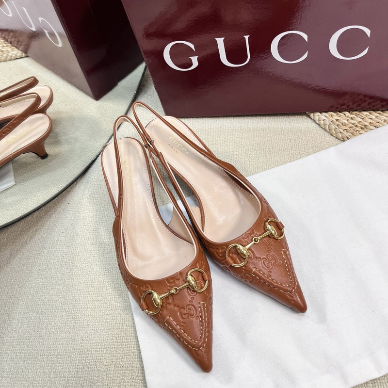 G*u*i sandals